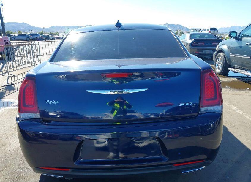 Photo 17 of 2016 Chrysler 300 300S (VIN 2C3CCABG7GH144837)