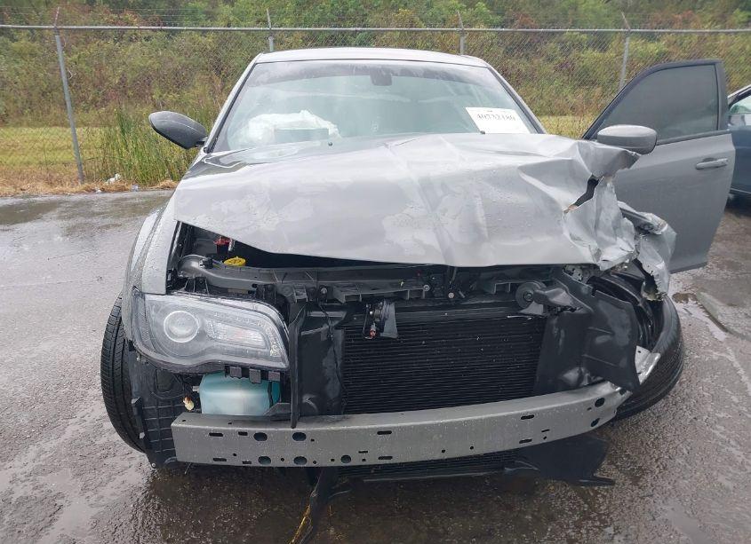 Photo 10 of 2019 Chrysler 300 300S (VIN 2C3CCABG7KH722413)