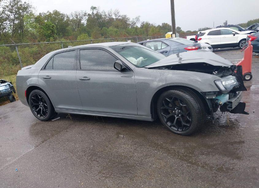 Photo 13 of 2019 Chrysler 300 300S (VIN 2C3CCABG7KH722413)