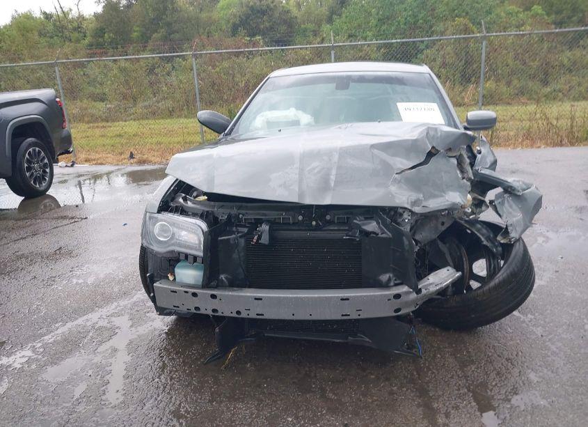 Photo 6 of 2019 Chrysler 300 300S (VIN 2C3CCABG7KH722413)