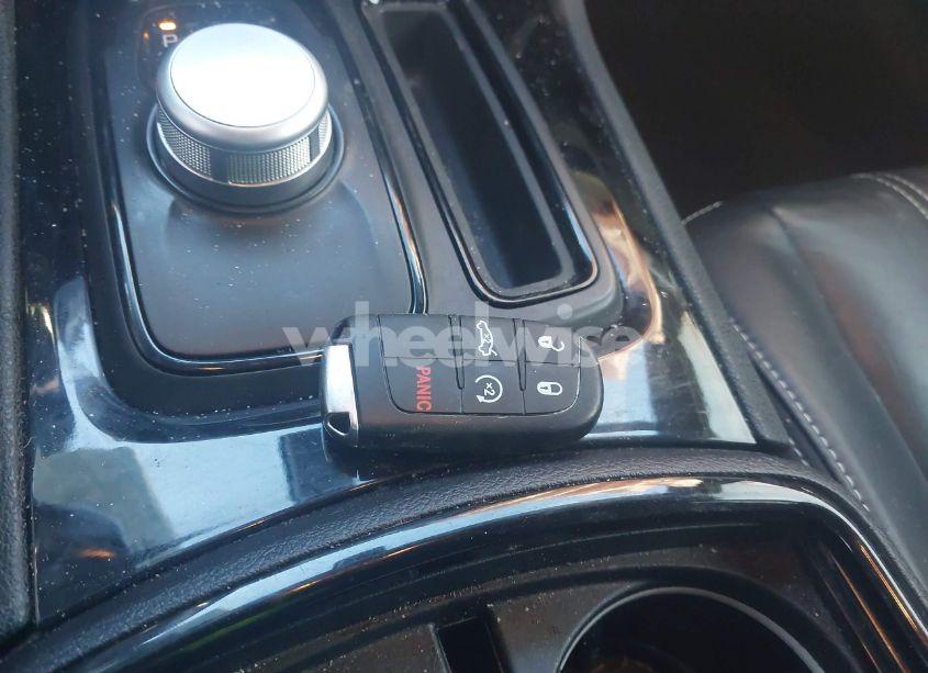 Photo 11 of 2021 Chrysler 300 300S (VIN 2C3CCABG7MH554758)