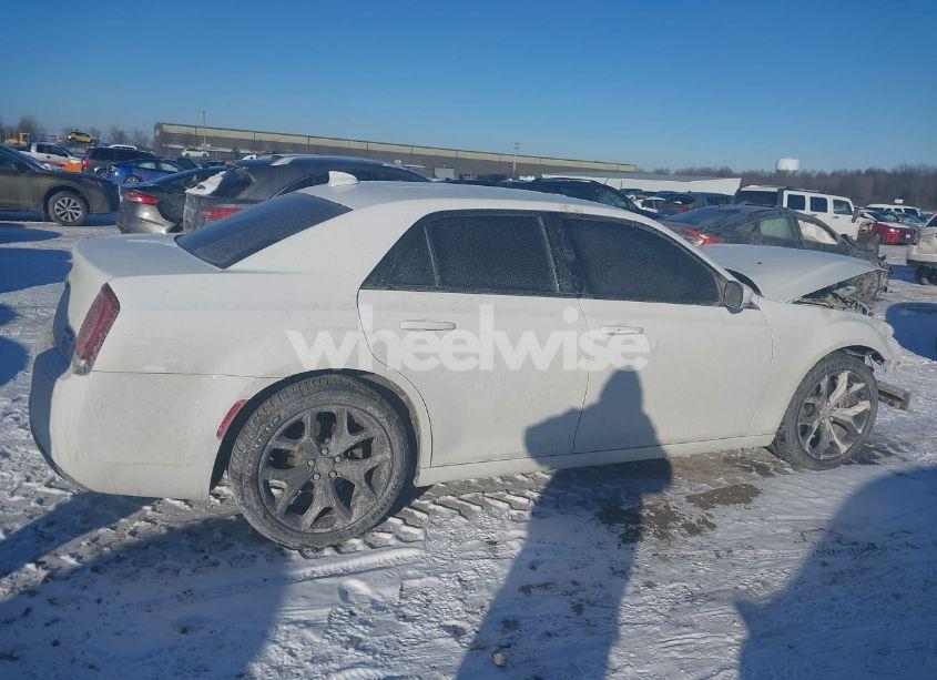 Photo 13 of 2021 Chrysler 300 300S (VIN 2C3CCABG7MH554758)