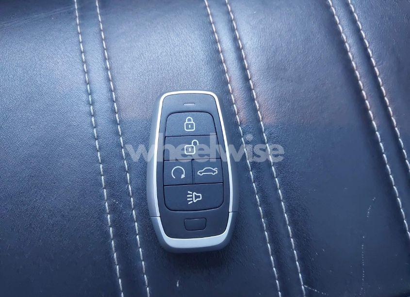 Photo 11 of 2013 Chrysler 300 300S (VIN 2C3CCABG8DH682734)