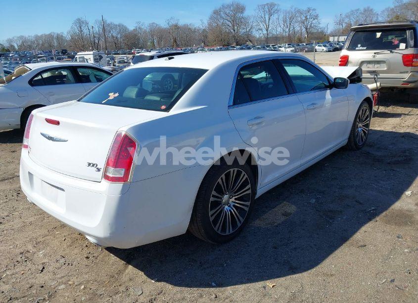 Photo 4 of 2014 Chrysler 300 300S (VIN 2C3CCABG8EH180954)