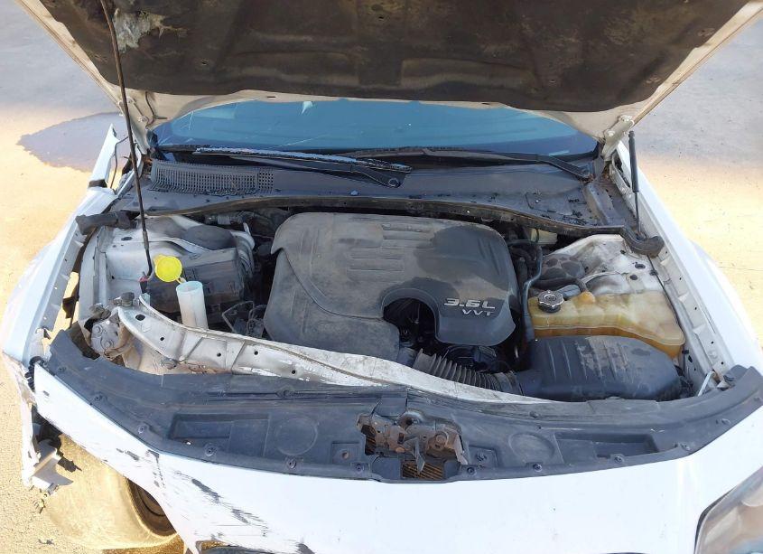 Photo 10 of 2016 Chrysler 300 300S (VIN 2C3CCABG8GH198213)