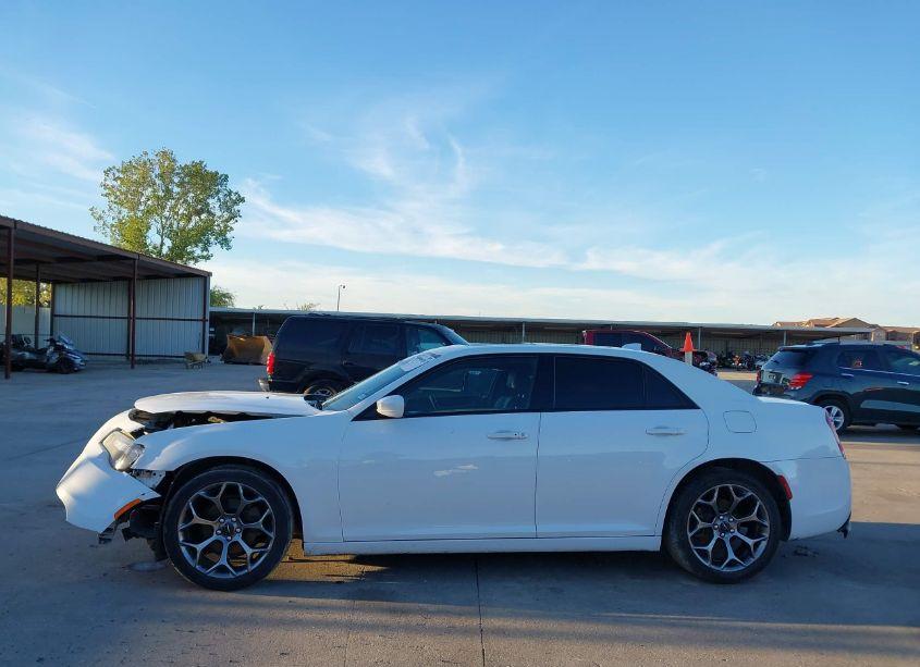 Photo 14 of 2016 Chrysler 300 300S (VIN 2C3CCABG8GH198213)