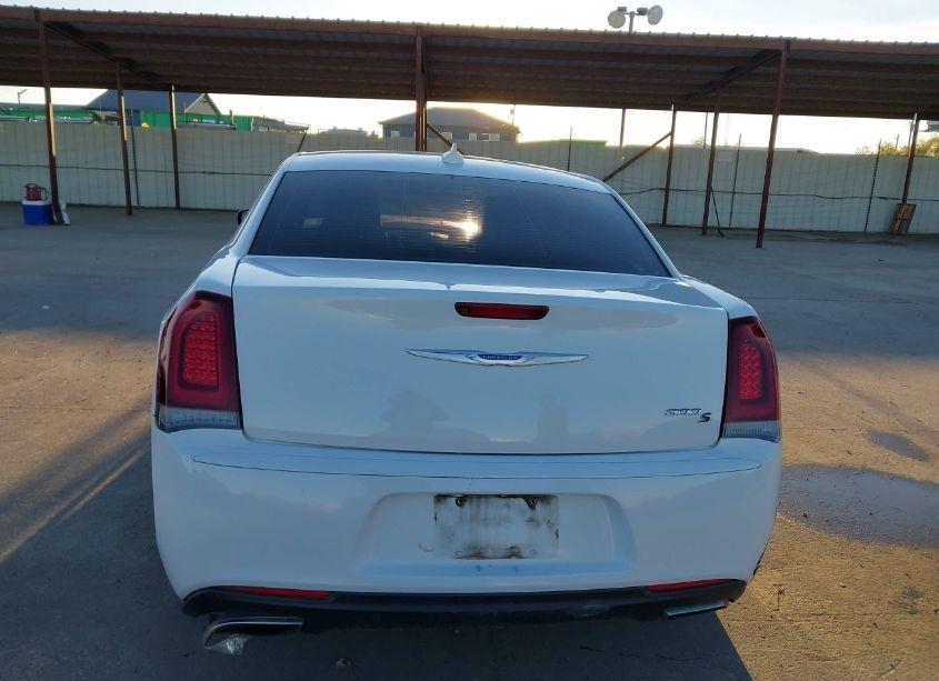 Photo 16 of 2016 Chrysler 300 300S (VIN 2C3CCABG8GH198213)