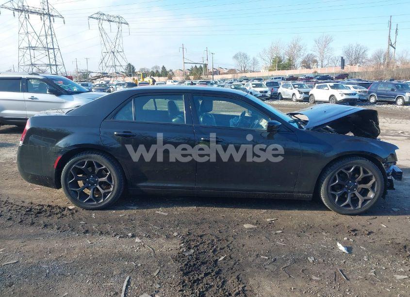 Photo 13 of 2020 Chrysler 300 300S (VIN 2C3CCABG8LH163911)