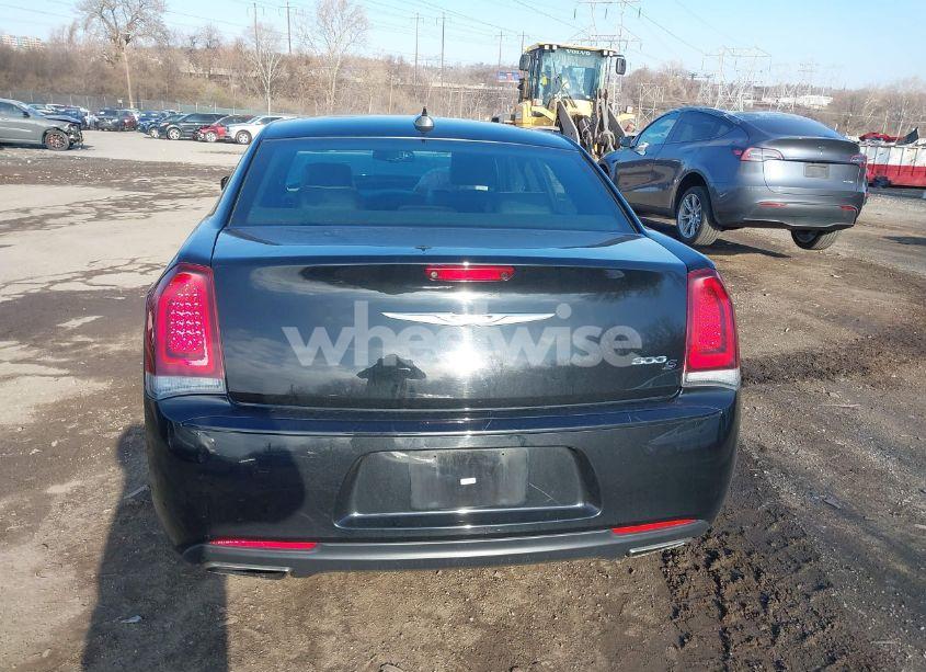 Photo 16 of 2020 Chrysler 300 300S (VIN 2C3CCABG8LH163911)