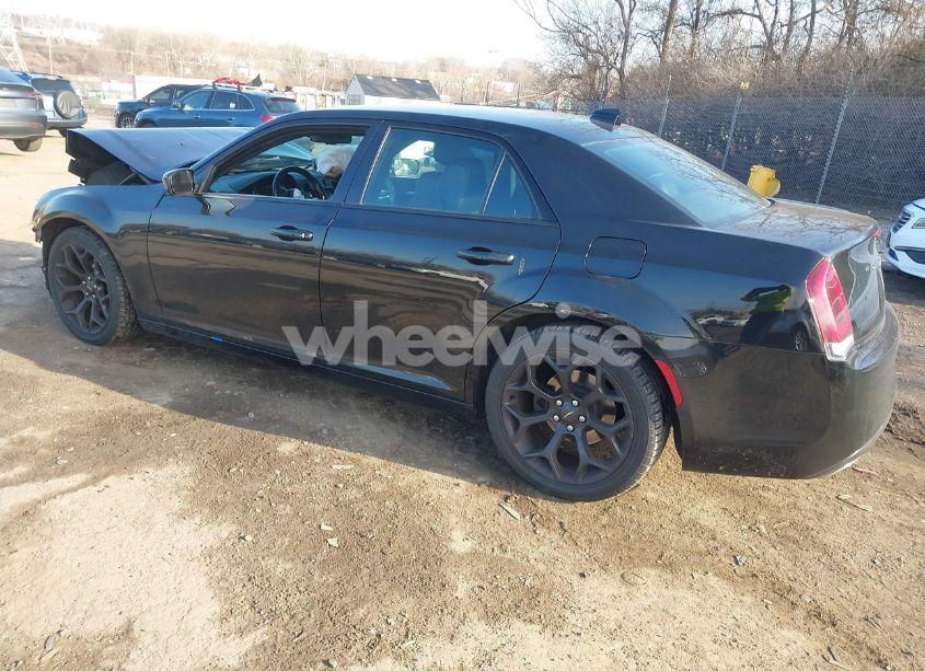 Photo 3 of 2020 Chrysler 300 300S (VIN 2C3CCABG8LH163911)