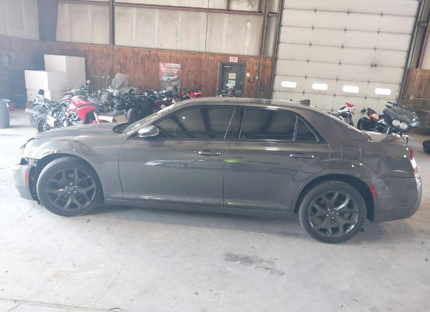Photo 14 of 2021 Chrysler 300 300S (VIN 2C3CCABG8MH524071)