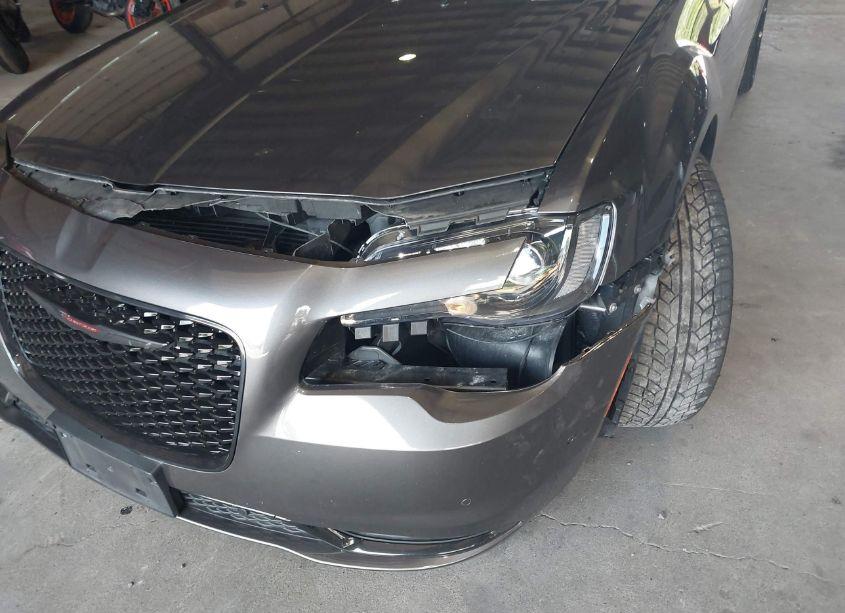 Photo 18 of 2021 Chrysler 300 300S (VIN 2C3CCABG8MH524071)