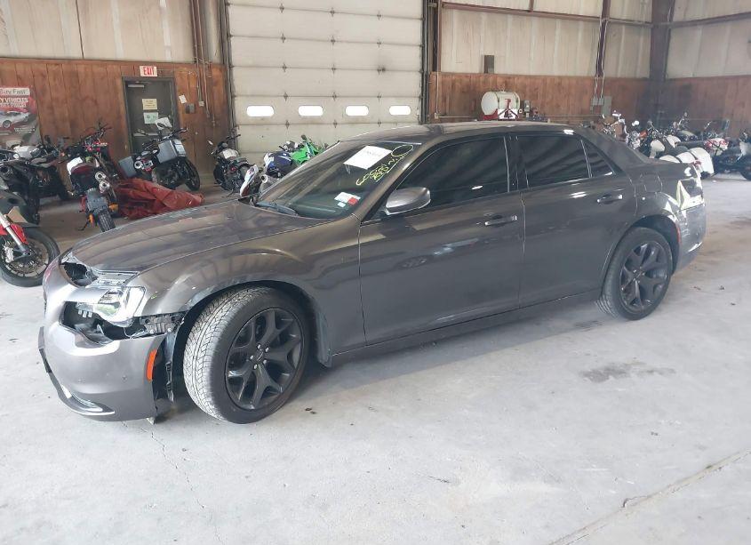 Photo 2 of 2021 Chrysler 300 300S (VIN 2C3CCABG8MH524071)