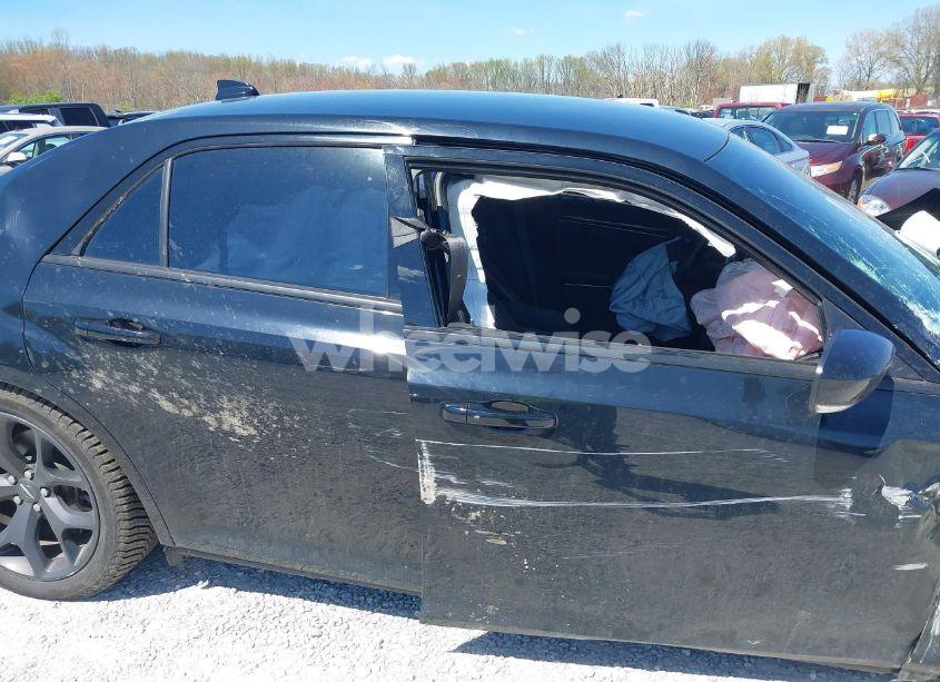 Photo 12 of 2021 Chrysler 300 300S (VIN 2C3CCABG8MH585792)