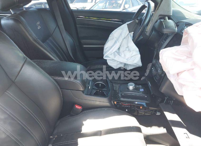 Photo 5 of 2021 Chrysler 300 300S (VIN 2C3CCABG8MH585792)