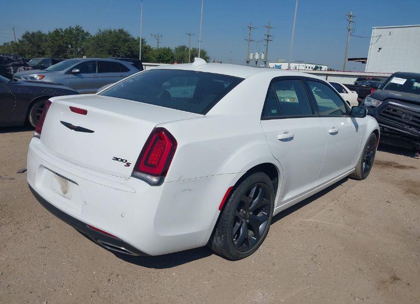 Photo 4 of 2023 Chrysler 300 300S (VIN 2C3CCABG8PH609058)