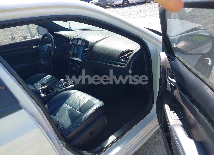 Photo 5 of 2015 Chrysler 300 300S (VIN 2C3CCABG9FH736013)