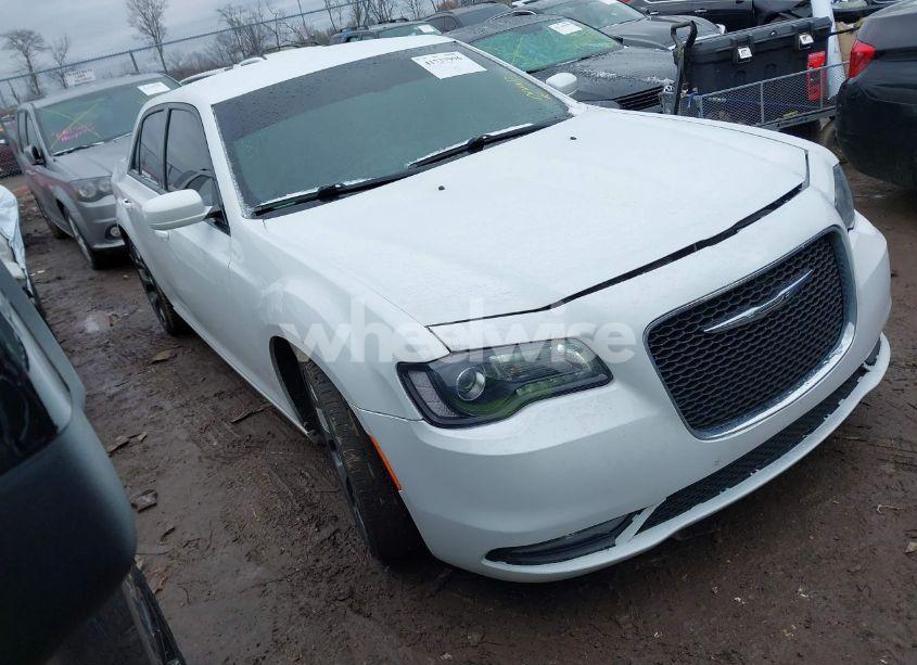 2015 Chrysler 300 300S (VIN 2C3CCABG9FH921565) main photo
