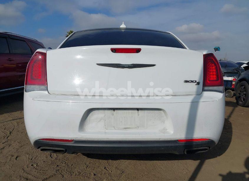 Photo 17 of 2019 Chrysler 300 300S (VIN 2C3CCABG9KH562695)