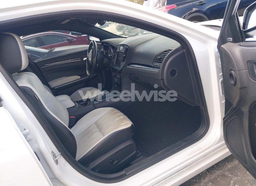 Photo 5 of 2021 Chrysler 300 300S (VIN 2C3CCABG9MH532714)