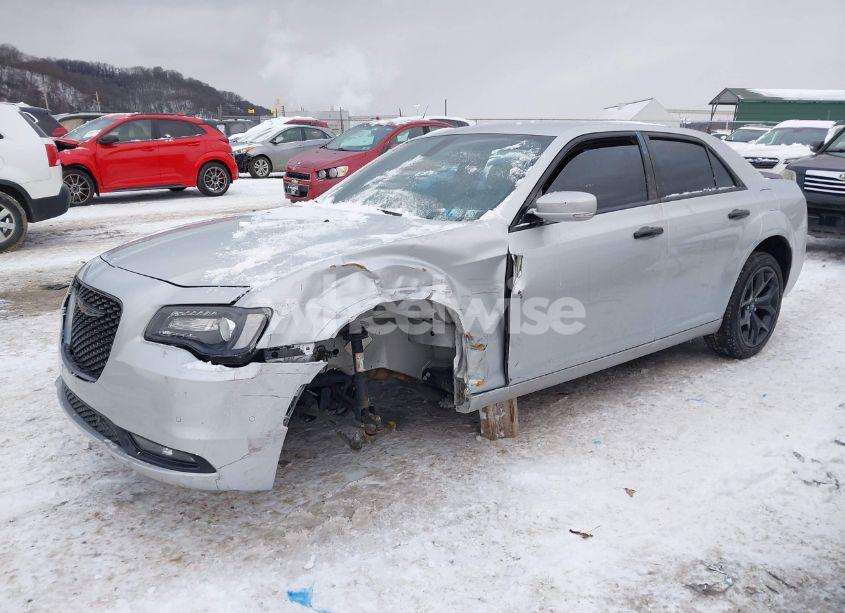 Photo 2 of 2021 Chrysler 300 300S (VIN 2C3CCABG9MH545687)