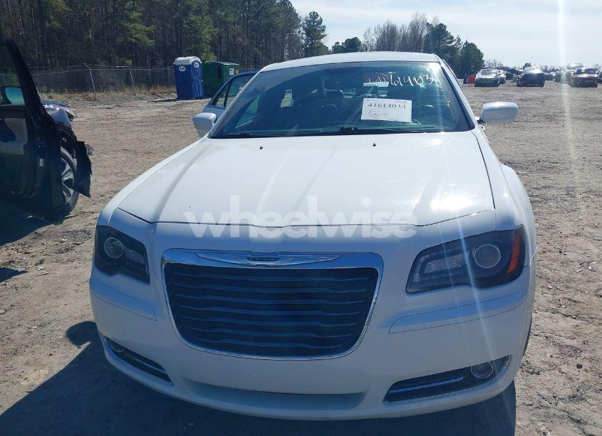 Photo 13 of 2013 Chrysler 300 300S (VIN 2C3CCABGXDH699096)