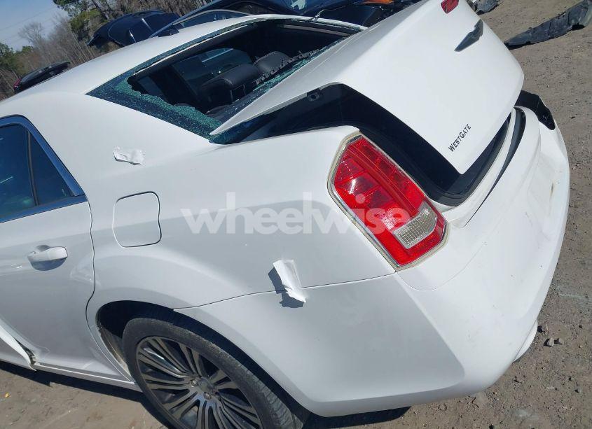 Photo 18 of 2013 Chrysler 300 300S (VIN 2C3CCABGXDH699096)