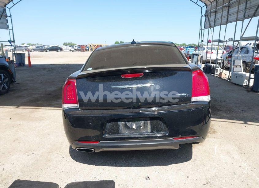 Photo 17 of 2018 Chrysler 300 300S (VIN 2C3CCABGXJH254868)
