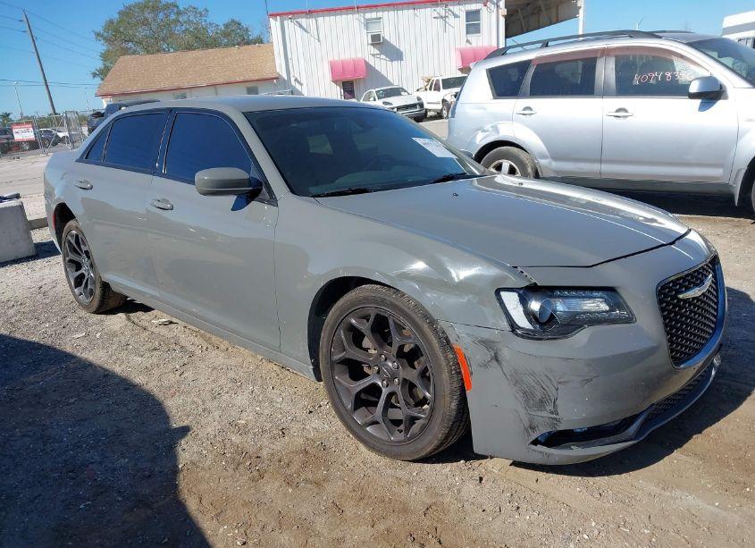 2019 Chrysler 300 300S (VIN 2C3CCABGXKH515448) main photo