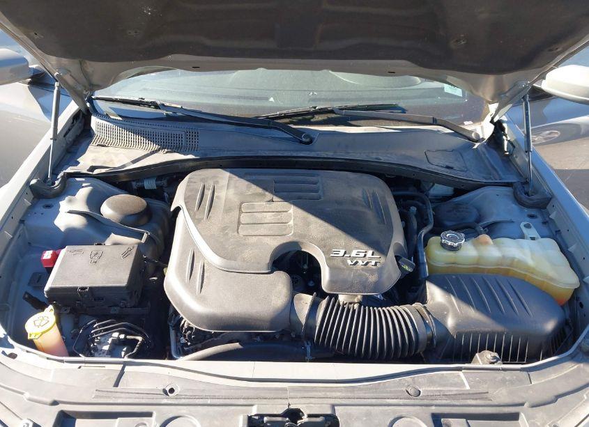 Photo 10 of 2019 Chrysler 300 300S (VIN 2C3CCABGXKH515448)