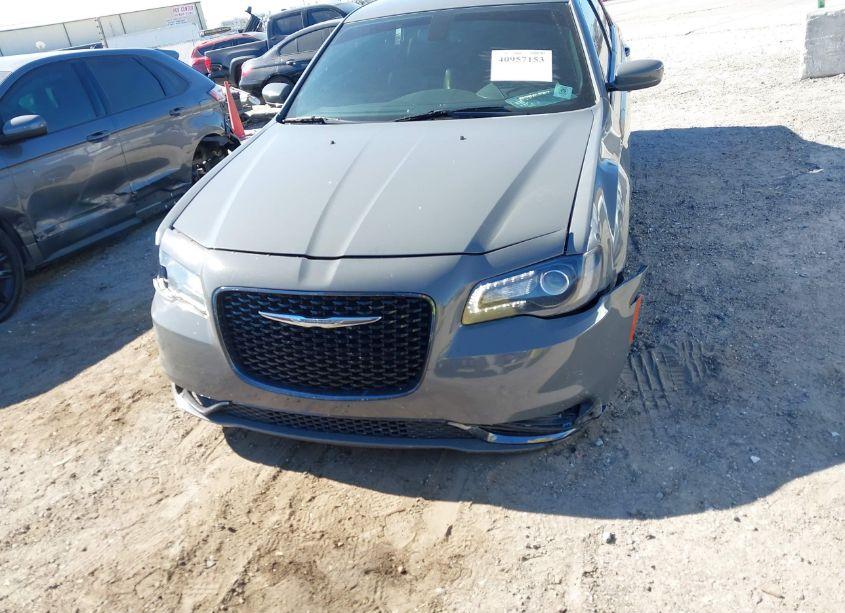 Photo 6 of 2019 Chrysler 300 300S (VIN 2C3CCABGXKH515448)