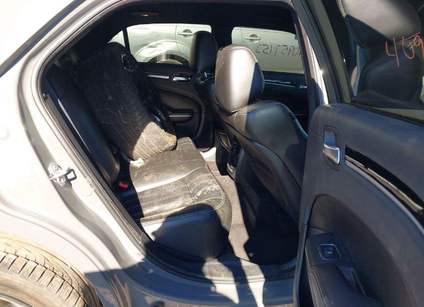 Photo 8 of 2019 Chrysler 300 300S (VIN 2C3CCABGXKH515448)