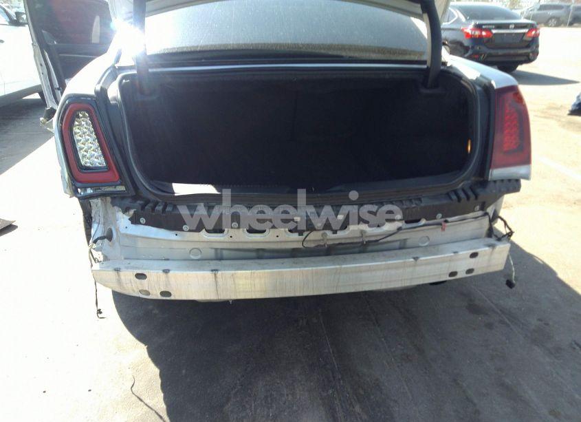 Photo 6 of 2020 Chrysler 300 300S (VIN 2C3CCABGXLH103516)