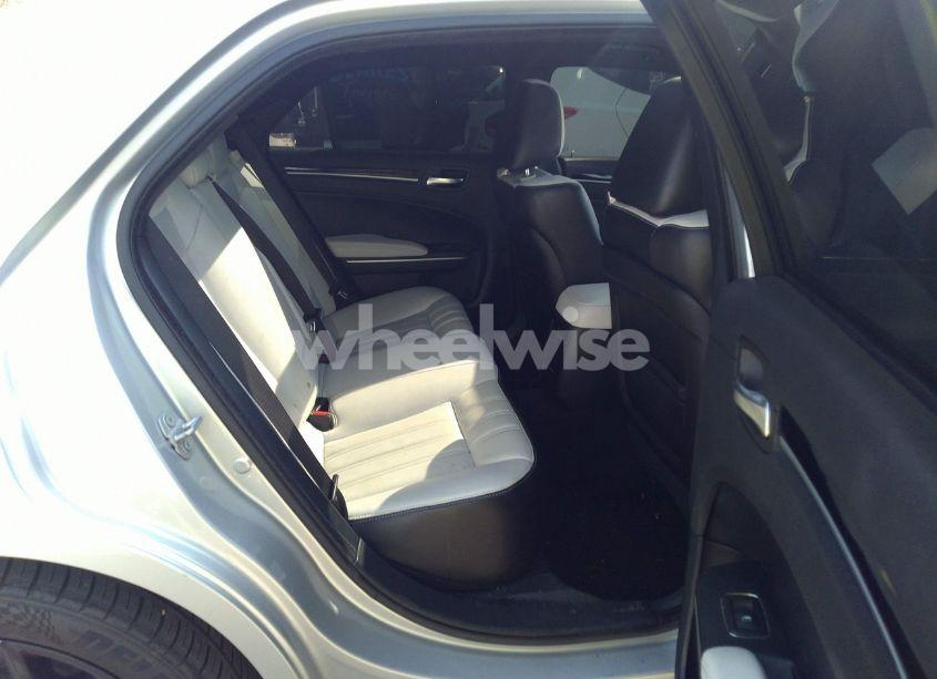 Photo 8 of 2020 Chrysler 300 300S (VIN 2C3CCABGXLH103516)