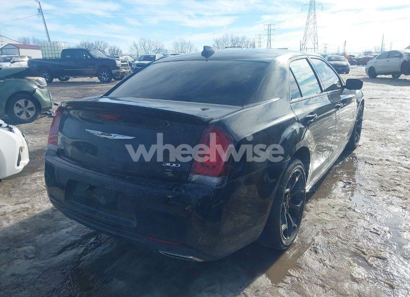 Photo 4 of 2020 Chrysler 300 300S (VIN 2C3CCABT0LH180828)