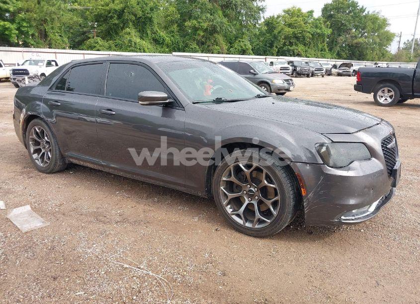 2015 Chrysler 300 (VIN 2C3CCABT1FH921783) main photo