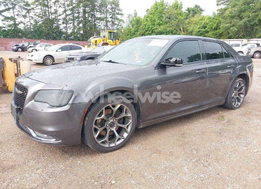 Photo 2 of 2015 Chrysler 300 (VIN 2C3CCABT1FH921783)
