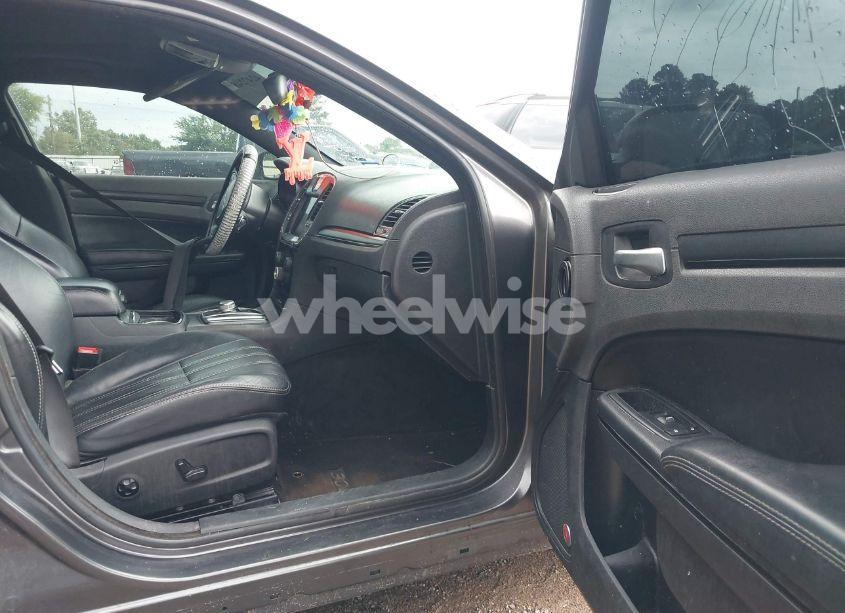 Photo 5 of 2015 Chrysler 300 (VIN 2C3CCABT1FH921783)