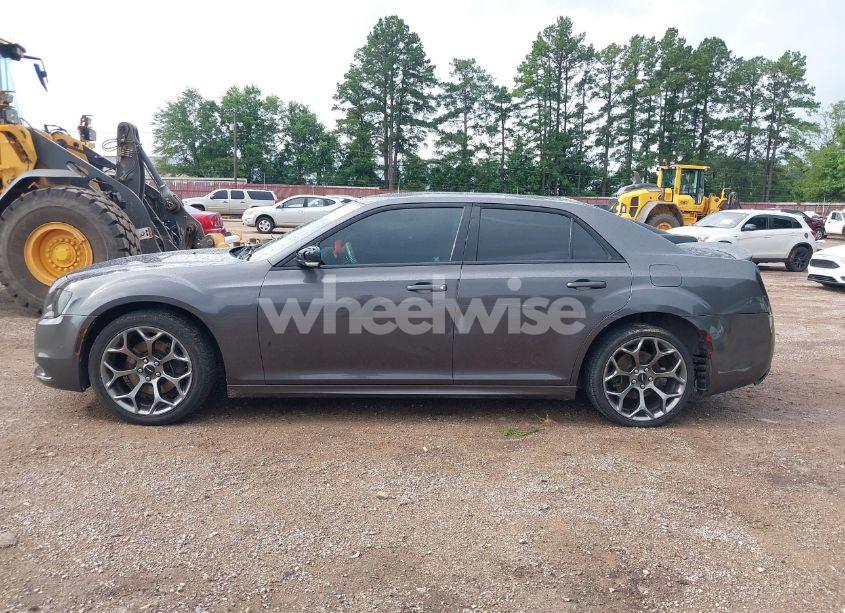 Photo 6 of 2015 Chrysler 300 (VIN 2C3CCABT1FH921783)