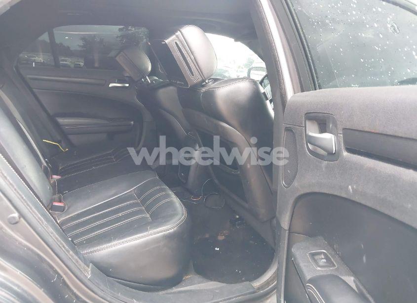 Photo 8 of 2015 Chrysler 300 (VIN 2C3CCABT1FH921783)