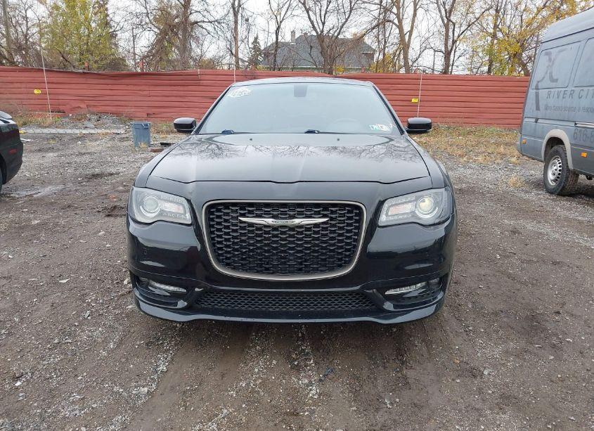 Photo 12 of 2019 Chrysler 300 300S (VIN 2C3CCABT2KH614097)