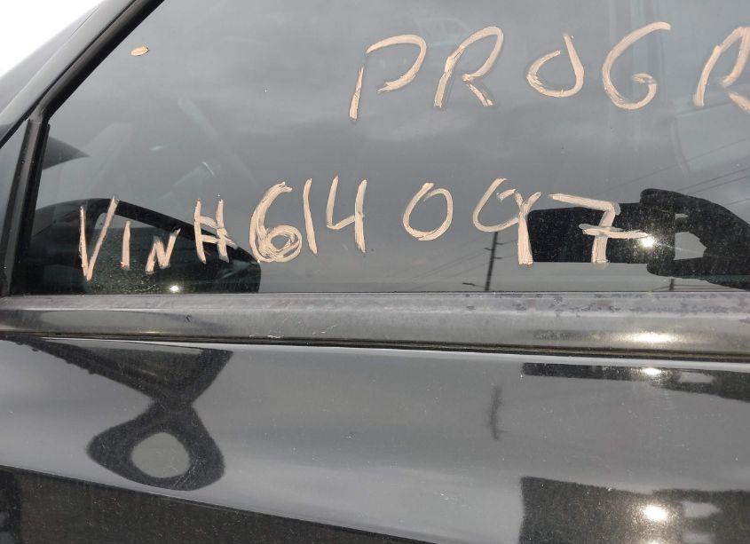 Photo 9 of 2019 Chrysler 300 300S (VIN 2C3CCABT2KH614097)