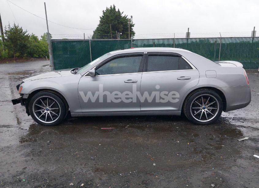 Photo 15 of 2013 Chrysler 300 300S (VIN 2C3CCABT5DH660784)