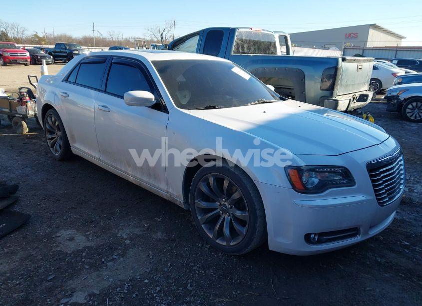2014 Chrysler 300 (VIN 2C3CCABT6EH256829) main photo