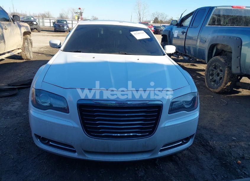 Photo 11 of 2014 Chrysler 300 (VIN 2C3CCABT6EH256829)