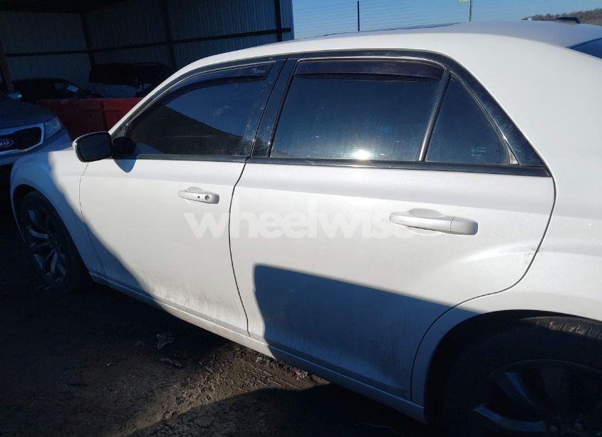 Photo 13 of 2014 Chrysler 300 (VIN 2C3CCABT6EH256829)