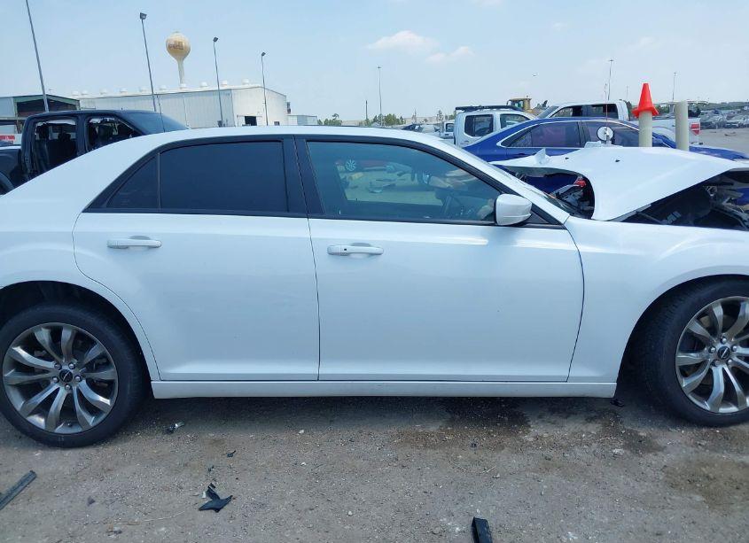 Photo 13 of 2014 Chrysler 300 300S (VIN 2C3CCABT7EH281495)