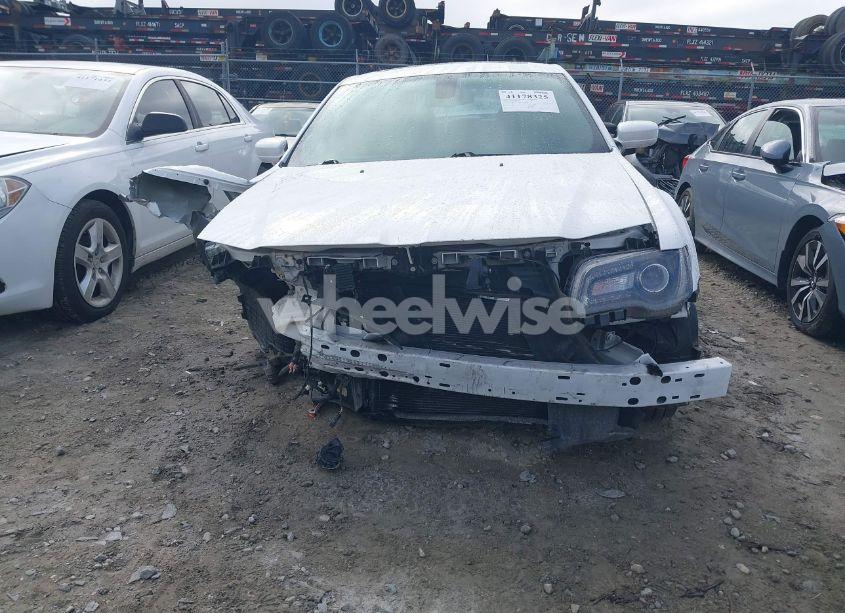 Photo 12 of 2020 Chrysler 300 300S (VIN 2C3CCABT7LH145901)