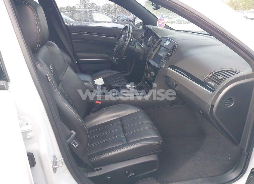 Photo 5 of 2020 Chrysler 300 300S (VIN 2C3CCABT7LH145901)