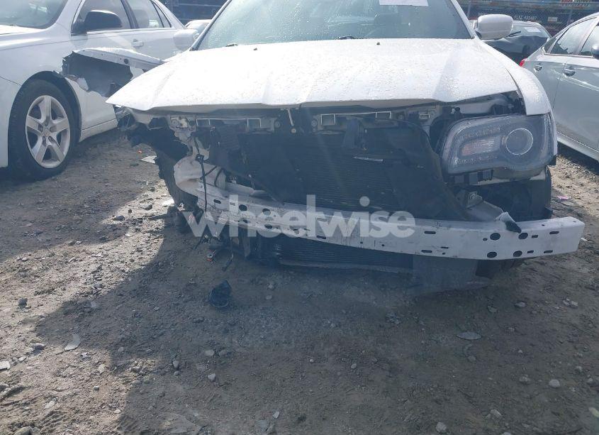 Photo 6 of 2020 Chrysler 300 300S (VIN 2C3CCABT7LH145901)